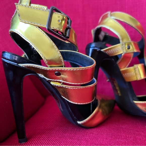 Shoes - Picture 2 of 10